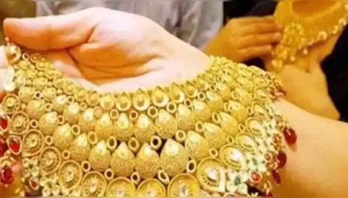 Gold Rate Today: സ്വർണ്ണവില കുതിപ്പ് തുടരുന്നു; ഇന്ന് കൂടിയത് 240 രൂപ