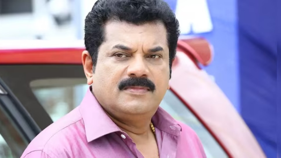 Mukesh MLA: 'ഹോട്ടലിൽ വച്ച് മോശമായി പെരുമാറി'; മുകേഷിനെതിരെ വീണ്ടും കേസ് Mukesh MLA: 'ഹോട്ടലിൽ വച്ച് മോശമായി പെരുമാറി'; മുകേഷിനെതിരെ വീണ്ടും കേസ്
