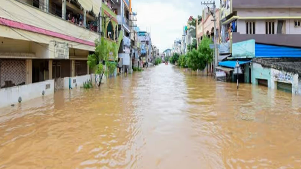 AP Telangana Flood: ആന്ധ്രയിലും തെലങ്കാനയിലും മഴക്കെടുതി; മരണം 24 കവിഞ്ഞു, സ്കൂളുകൾക്ക് അവധി! AP Telangana Flood: ആന്ധ്രയിലും തെലങ്കാനയിലും മഴക്കെടുതി; മരണം 24 കവിഞ്ഞു, സ്കൂളുകൾക്ക് അവധി!