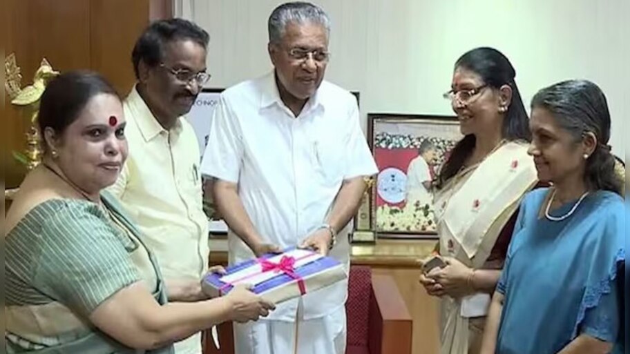 Hema Committee Report Full Version: ഹേമ കമ്മിറ്റി റിപ്പോർട്ട്: പൂർണരൂപം അന്വേഷണ സംഘത്തിന് കൈമാറി
