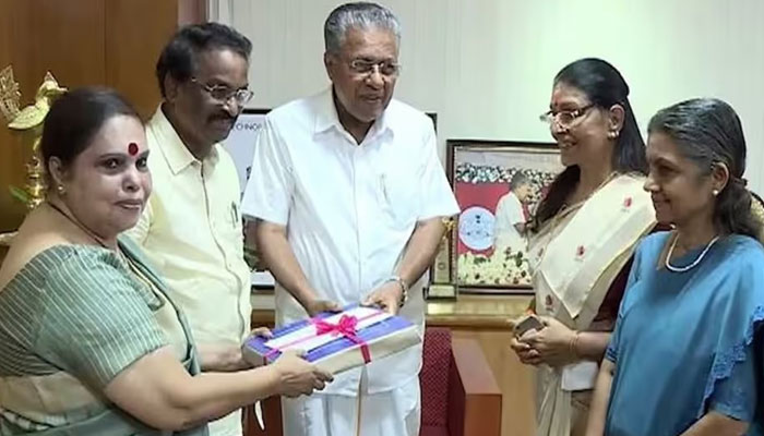 Hema Committee Report Full Version: ഹേമ കമ്മിറ്റി റിപ്പോർട്ട്: പൂർണരൂപം അന്വേഷണ സംഘത്തിന് കൈമാറി Hema Committee Report Full Version: ഹേമ കമ്മിറ്റി റിപ്പോർട്ട്: പൂർണരൂപം അന്വേഷണ സംഘത്തിന് കൈമാറി