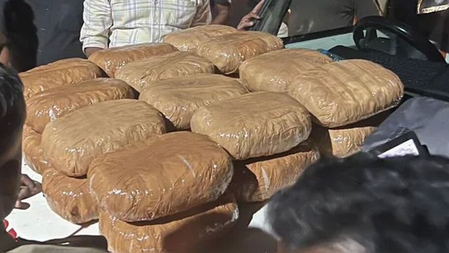 Drugs Seized: കൊടുവള്ളിയിൽ വൻ ലഹരിവേട്ട; 53 കിലോ കഞ്ചാവുമായി ഒരാൾ പിടിയിൽ