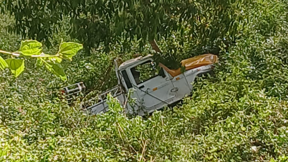 Idukki Accident: ഇടുക്കിയിൽ തൊഴിലാളികളുമായി പോയ ജീപ്പ് മറിഞ്ഞു; ഒരു മരണം Idukki Accident: ഇടുക്കിയിൽ തൊഴിലാളികളുമായി പോയ ജീപ്പ് മറിഞ്ഞു; ഒരു മരണം