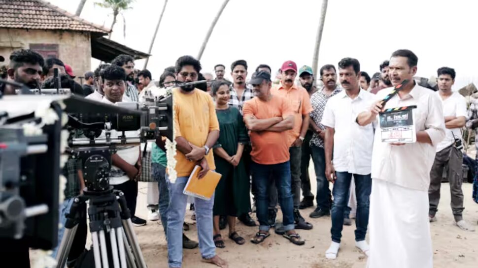 Pongala Movie: ശ്രീനാഥ് ഭാസി നായകനാകുന്ന ചിത്രം 'പൊങ്കാല'യ്ക്ക് തുടക്കമായി Pongala Movie: ശ്രീനാഥ് ഭാസി നായകനാകുന്ന ചിത്രം 'പൊങ്കാല'യ്ക്ക് തുടക്കമായി