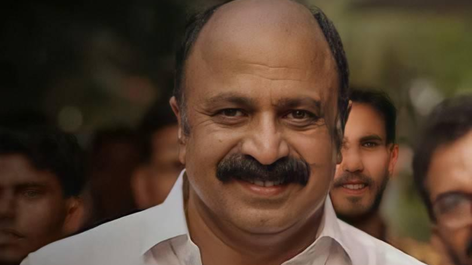 Sidhique Case: വീട്ടിൽ ഇല്ല, ഫോണും സ്വിച്ച് ഓഫ്; സിദ്ധിഖിനായി ലുക്ക് ഔട്ട് സർക്കുലർ Sidhique Case: വീട്ടിൽ ഇല്ല, ഫോണും സ്വിച്ച് ഓഫ്; സിദ്ധിഖിനായി ലുക്ക് ഔട്ട് സർക്കുലർ