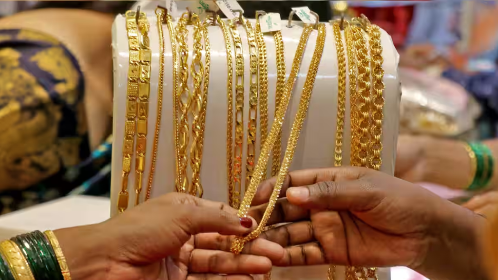 Today's Gold Rate: റെക്കോർഡ് തിരുത്തി സ്വർണവില; കുതിപ്പ് തുടരുന്നു, ഇന്ന് കൂടിയത് ഇത്രയും Today's Gold Rate: റെക്കോർഡ് തിരുത്തി സ്വർണവില; കുതിപ്പ് തുടരുന്നു, ഇന്ന് കൂടിയത് ഇത്രയും