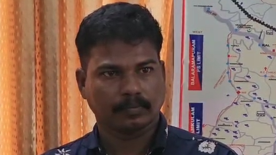Arrest: വിദ്യാർഥികൾക്ക് ആദ്യം സാമ്പത്തിക സഹായം, പിന്നീട് ലഹരിക്കടത്ത് കാരിയറാക്കും; പ്രതി പോലീസിന്റെ പിടിയിൽ Arrest: വിദ്യാർഥികൾക്ക് ആദ്യം സാമ്പത്തിക സഹായം, പിന്നീട് ലഹരിക്കടത്ത് കാരിയറാക്കും; പ്രതി പോലീസിന്റെ പിടിയിൽ