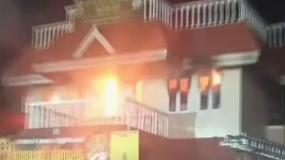 Fire Accident: പാറമേക്കാവ് അഗ്രശാലയിൽ വൻ തീപിടിത്തം; അരക്കോടി രൂപയുടെ നഷ്ടം!