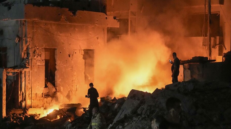 Israel Lebanon War: ലെബനനിൽ വീണ്ടും ഇസ്രായേൽ  വ്യോമാക്രമണം; 22 പേർ കൊല്ലപ്പെട്ടു, 117 പേർക്ക് പരിക്ക്!