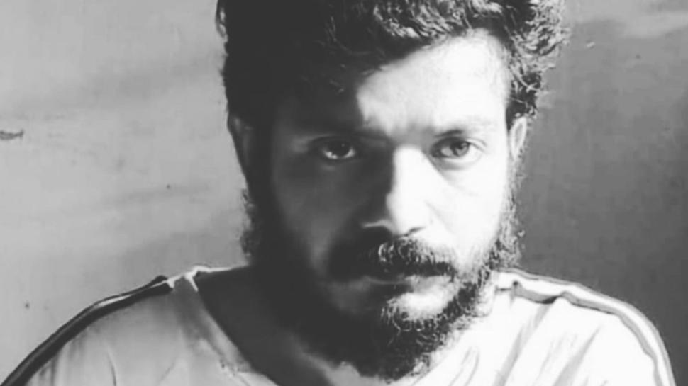 Sreenath Bhasi Licence Suspended: ബൈക്ക് യാത്രികനെ ഇടിച്ചിട്ട ശേഷം വാഹനം നിർത്താതെ പോയി; നടൻ ശ്രീനാഥ് ഭാസിയുടെ ഡ്രൈവിങ് ലൈസൻസ് സസ്പെൻഡ് ചെയ്തു Sreenath Bhasi Licence Suspended: ബൈക്ക് യാത്രികനെ ഇടിച്ചിട്ട ശേഷം വാഹനം നിർത്താതെ പോയി; നടൻ ശ്രീനാഥ് ഭാസിയുടെ ഡ്രൈവിങ് ലൈസൻസ് സസ്പെൻഡ് ചെയ്തു