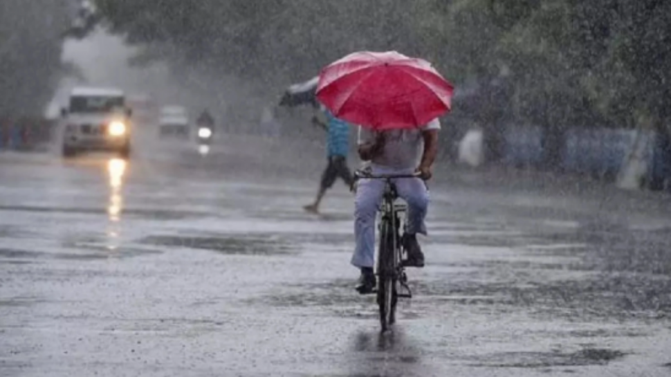 Kerala Rain Update: ചുഴലിക്കാറ്റ് മുന്നറിയിപ്പ്: സംസ്ഥാനത്ത് മഴ ശക്തമാകും, കേരള തീരത്ത് മത്സ്യബന്ധനത്തിന് വിലക്ക് Kerala Rain Update: ചുഴലിക്കാറ്റ് മുന്നറിയിപ്പ്: സംസ്ഥാനത്ത് മഴ ശക്തമാകും, കേരള തീരത്ത് മത്സ്യബന്ധനത്തിന് വിലക്ക്