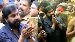 Dileep Sabarimala Visit: മറ്റുള്ളവ‍ർക്ക് ദർശനം വേണ്ടേ? ദിലീപിന്റെ വിഐപി ദര്‍ശനത്തിൽ വിമ‍ർശനവുമായി ഹൈക്കോടതി