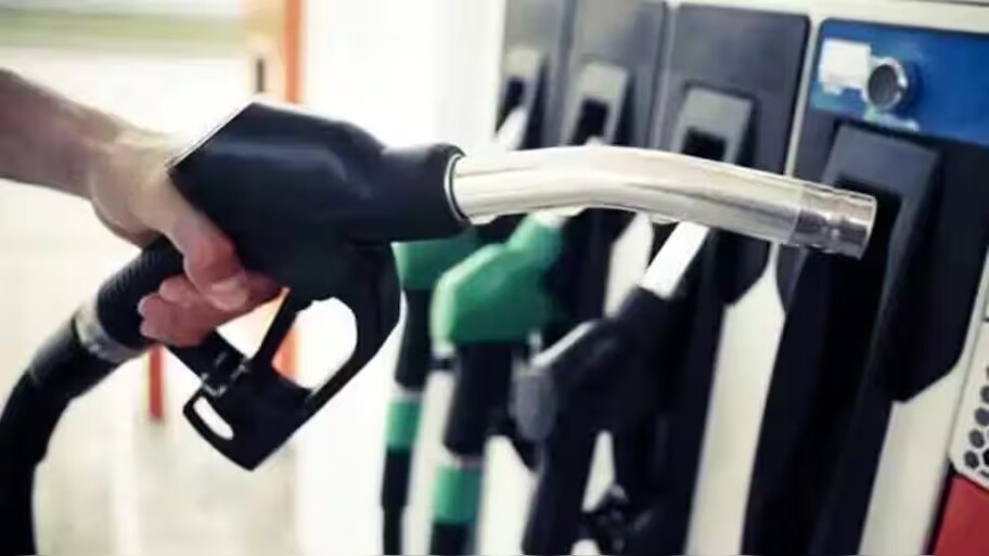 Petrol Pump Strike: സംസ്ഥാനത്തെ പെട്രോള്‍ പമ്പുകള്‍ തിങ്കളാഴ്ച രാവിലെ 6 മുതല്‍ 12 വരെ അടച്ചിടും; പ്രതിഷേധിച്ച് ഡീലർമാർ