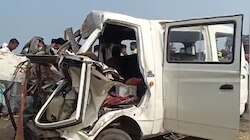Pune Narayangaon Accident: നി‍ർത്തിയിട്ടിരുന്ന ബസിലേക്ക് മിനിവാൻ ഇടിച്ചുകയറി; മഹാരാഷ്ട്രയിൽ 9 പേർക്ക് ദാരുണാന്ത്യം
