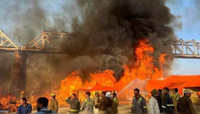 Kumbh Mela Accident: കുംഭമേളയ്ക്കിടെ പ്രയാഗ് രാജിൽ വൻ തീപിടുത്തം; നിരവധി ടെന്‍റുകള്‍ കത്തിനശിച്ചു