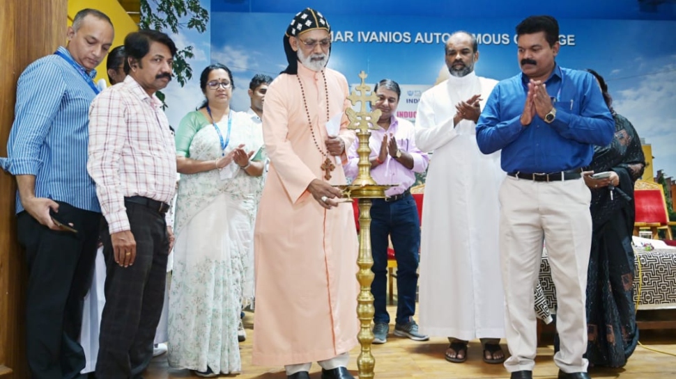 IGNOU: ഇഗ്നോ യൂണിവേഴ്സിറ്റി; പ്രൊഫഷണൽ ജീവിതത്തിന് പുതിയ മാനങ്ങൾ നൽകുന്ന കോഴ്സുകൾ IGNOU: ഇഗ്നോ യൂണിവേഴ്സിറ്റി; പ്രൊഫഷണൽ ജീവിതത്തിന് പുതിയ മാനങ്ങൾ നൽകുന്ന കോഴ്സുകൾ