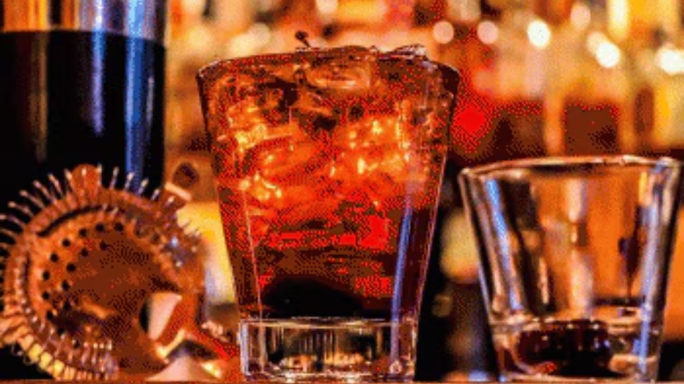 Liquor Price Hike: മദ്യം പോക്കറ്റിനും ഹാനികരമോ? നാളെ മുതൽ വില കൂടും, വർധന 50 രൂപ വരെ Liquor Price Hike: മദ്യം പോക്കറ്റിനും ഹാനികരമോ? നാളെ മുതൽ വില കൂടും, വർധന 50 രൂപ വരെ