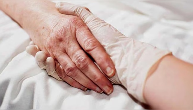 Passive Euthanasia: 'അന്തസ്സോടെ മരിക്കാനുള്ള അവകാശം'; ദയാവധത്തിൽ നയം നടപ്പാക്കി കർണാടക സർക്കാർ