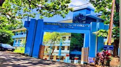റാഗിങ് നടക്കുമ്പോൾ ഹൗസ് കീപ്പർ കം സെക്യൂരിറ്റി ഹോസ്റ്റലിൽ ഉണ്ടായിരുന്നതായി റിപ്പോർട്