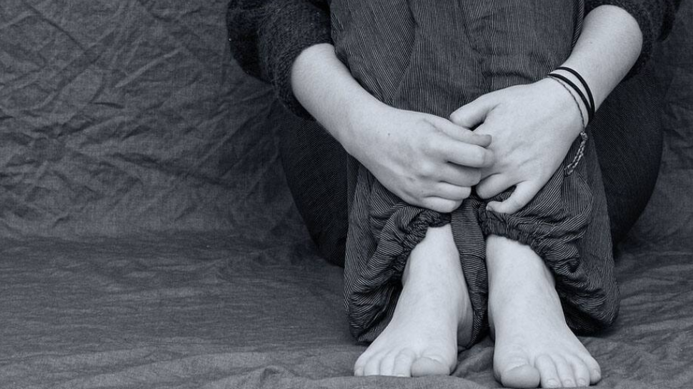 Dowry Case: സ്ത്രീധനം കുറഞ്ഞു; യുവതിക്ക് എച്ച്ഐവി വൈറസ് കുത്തിവച്ച് ഭര്തൃവീട്ടുകാര് Dowry Case: സ്ത്രീധനം കുറഞ്ഞു; യുവതിക്ക് എച്ച്ഐവി വൈറസ് കുത്തിവച്ച് ഭര്തൃവീട്ടുകാര്