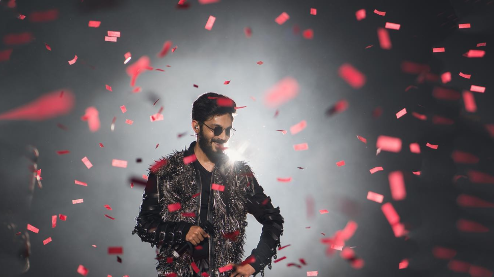India's Highest-Paid Musician: 'ഒരു സിനിമയ്ക്ക് 10 കോടി, ഇൻസ്റ്റാഗ്രാമിൽ 10 മില്യൺ ഫോളേവേഴ്സ്'; എആർ റഹ്മാനെയും കടത്തി വെട്ടിയ 34കാരൻ India's Highest-Paid Musician: 'ഒരു സിനിമയ്ക്ക് 10 കോടി, ഇൻസ്റ്റാഗ്രാമിൽ 10 മില്യൺ ഫോളേവേഴ്സ്'; എആർ റഹ്മാനെയും കടത്തി വെട്ടിയ 34കാരൻ