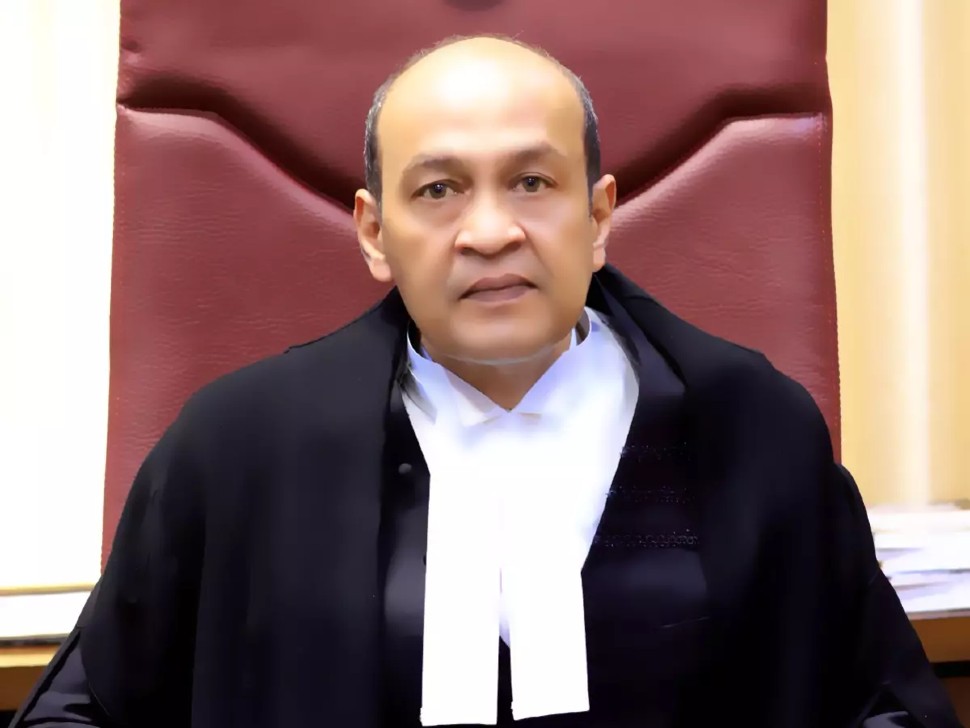 Justice Yeswanth Varma: ഡൽഹി ജഡ്ജിയുടെ വീട്ടിൽ കെട്ടുകണക്കിന് പണം! ആരാണ് ഡൽഹി ഹൈക്കോടതിയിലെ ജസ്റ്റിസ് യശ്വന്ത് വർമ്മ Justice Yeswanth Varma: ഡൽഹി ജഡ്ജിയുടെ വീട്ടിൽ കെട്ടുകണക്കിന് പണം! ആരാണ് ഡൽഹി ഹൈക്കോടതിയിലെ ജസ്റ്റിസ് യശ്വന്ത് വർമ്മ