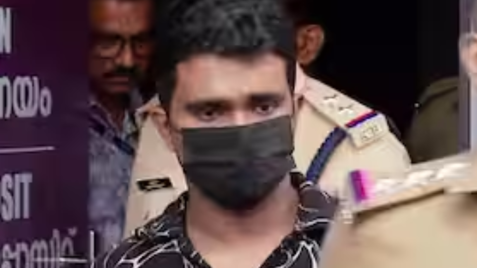Venjarammoodu Mass Murder Case: 'ഉമ്മയും അനുജനും തെണ്ടുന്നത് കാണാൻ വയ്യ', ഉപ്പയോട് അഫാൻ; കൂട്ടക്കൊലയ്ക്ക് പിന്നിൽ സാമ്പത്തിക ബാധ്യത തന്നെയെന്ന് പൊലീസ് Venjarammoodu Mass Murder Case: 'ഉമ്മയും അനുജനും തെണ്ടുന്നത് കാണാൻ വയ്യ', ഉപ്പയോട് അഫാൻ; കൂട്ടക്കൊലയ്ക്ക് പിന്നിൽ സാമ്പത്തിക ബാധ്യത തന്നെയെന്ന് പൊലീസ്