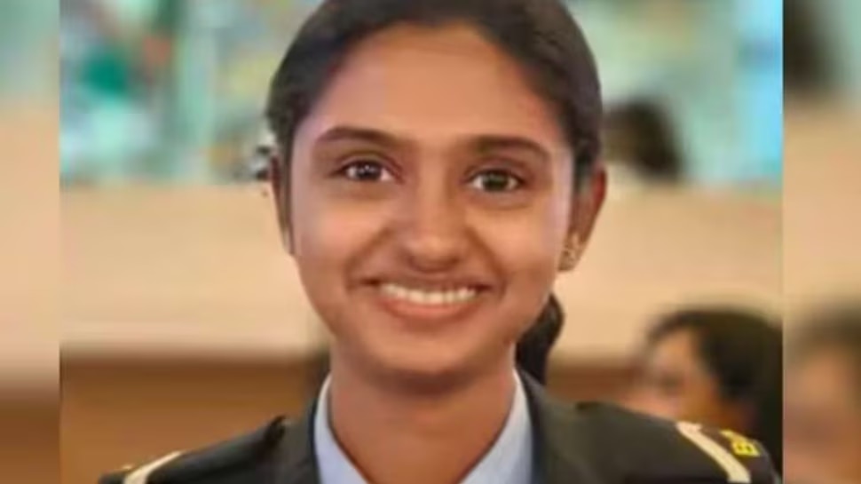 IB Officer Death: ഐബി ഉദ്യോഗസ്ഥ മേഘയുടെ മരണം; ഒളിവിലുള്ള സുകാന്തിനായി അന്വേഷണം, ഫോണിന്റെ ശാസ്ത്രീയ പരിശോധന നിർണായകം IB Officer Death: ഐബി ഉദ്യോഗസ്ഥ മേഘയുടെ മരണം; ഒളിവിലുള്ള സുകാന്തിനായി അന്വേഷണം, ഫോണിന്റെ ശാസ്ത്രീയ പരിശോധന നിർണായകം