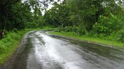 Kerala Rain Alert: കേരളത്തിൽ വേനൽമഴയിൽ ചില സ്ഥലങ്ങളിൽ ഉരുൾപൊട്ടലിന് സാധ്യത, മുന്നറിയിപ്പ്; ഏപ്രിൽ നാല് വരെ മഴ ശക്തം