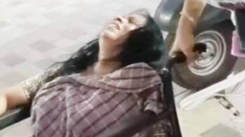 Crime News: കുക്കറിന്റെ അടപ്പുകൊണ്ട് അമ്മയെ ആക്രമിച്ചു; ബാലുശ്ശേരിയിൽ മകനും മരുമകള്ക്കുമെതിരെ കേസെടുത്തു Crime News: കുക്കറിന്റെ അടപ്പുകൊണ്ട് അമ്മയെ ആക്രമിച്ചു; ബാലുശ്ശേരിയിൽ മകനും മരുമകള്ക്കുമെതിരെ കേസെടുത്തു