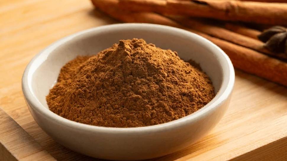 Hair Care Tip : താരനും, മുടി കൊഴിച്ചിലും അകറ്റാം; കറുവാപ്പട്ട ഇങ്ങനെ ഉപയോഗിച്ച് നോക്കൂ.... Hair Care Tip : താരനും, മുടി കൊഴിച്ചിലും അകറ്റാം; കറുവാപ്പട്ട ഇങ്ങനെ ഉപയോഗിച്ച് നോക്കൂ....