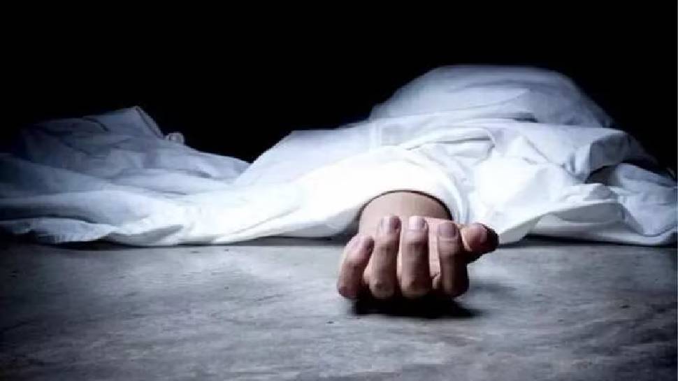 Accident Death: മണ്ണുമാന്തിയന്ത്രം മറിഞ്ഞ് അപകടം; പത്തനംതിട്ടയിൽ യുവാവിന് ദാരുണാന്ത്യം Accident Death: മണ്ണുമാന്തിയന്ത്രം മറിഞ്ഞ് അപകടം; പത്തനംതിട്ടയിൽ യുവാവിന് ദാരുണാന്ത്യം