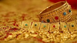 Gold Rate : ദുബായിലും കുതിച്ചുയര്‍ന്ന് സ്വര്‍ണവില; നിരക്ക് സര്‍വ്വകാല റെക്കോര്‍ഡില്‍, ഇനി എങ്ങോട്ട്