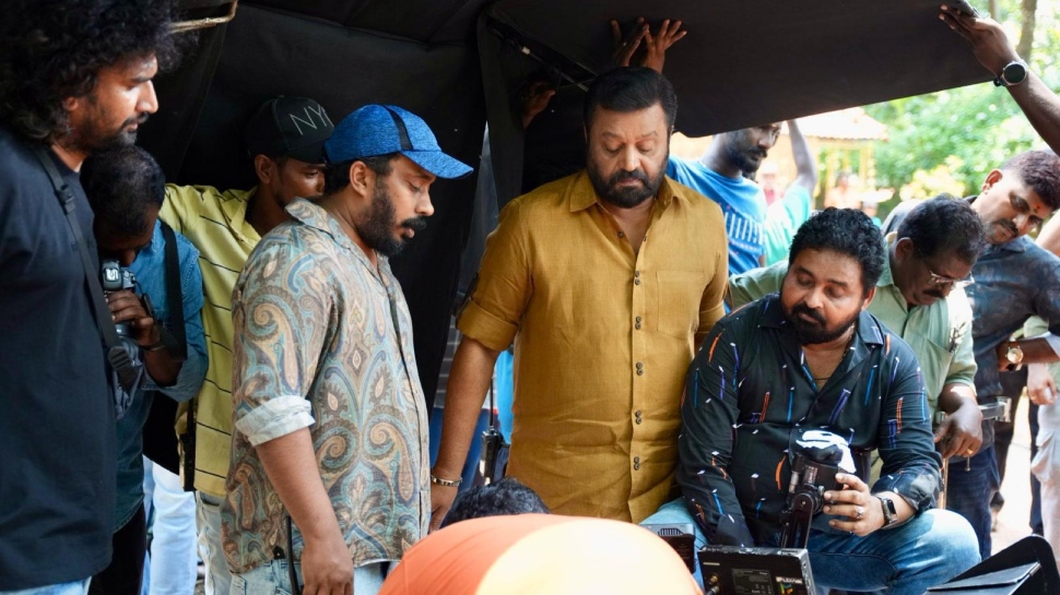 Ottakomban Movie: "ഒറ്റക്കൊമ്പൻ" രണ്ടാം ഘട്ട ചിത്രീകരണം ആരംഭിച്ചു; നായികയായി എത്തുന്നത് ബോളിവുഡിലെ സൂപ്പർ താരം Ottakomban Movie: "ഒറ്റക്കൊമ്പൻ" രണ്ടാം ഘട്ട ചിത്രീകരണം ആരംഭിച്ചു; നായികയായി എത്തുന്നത് ബോളിവുഡിലെ സൂപ്പർ താരം