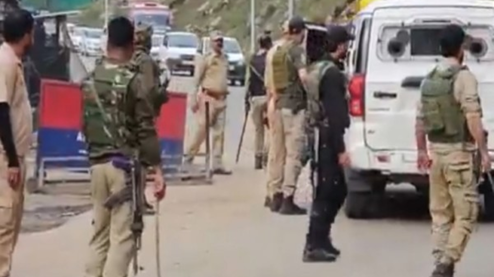 Pahalgam Terror Attack: ജമ്മു കശ്മീർ ഭീകരാക്രമണത്തിൽ മരണസംഖ്യ ഉയരുന്നു; സാഹചര്യം വിലയിരുത്തി പ്രധാനമന്ത്രി, അമിത് ഷാ ശ്രീനഗറിലേക്ക് Pahalgam Terror Attack: ജമ്മു കശ്മീർ ഭീകരാക്രമണത്തിൽ മരണസംഖ്യ ഉയരുന്നു; സാഹചര്യം വിലയിരുത്തി പ്രധാനമന്ത്രി, അമിത് ഷാ ശ്രീനഗറിലേക്ക്