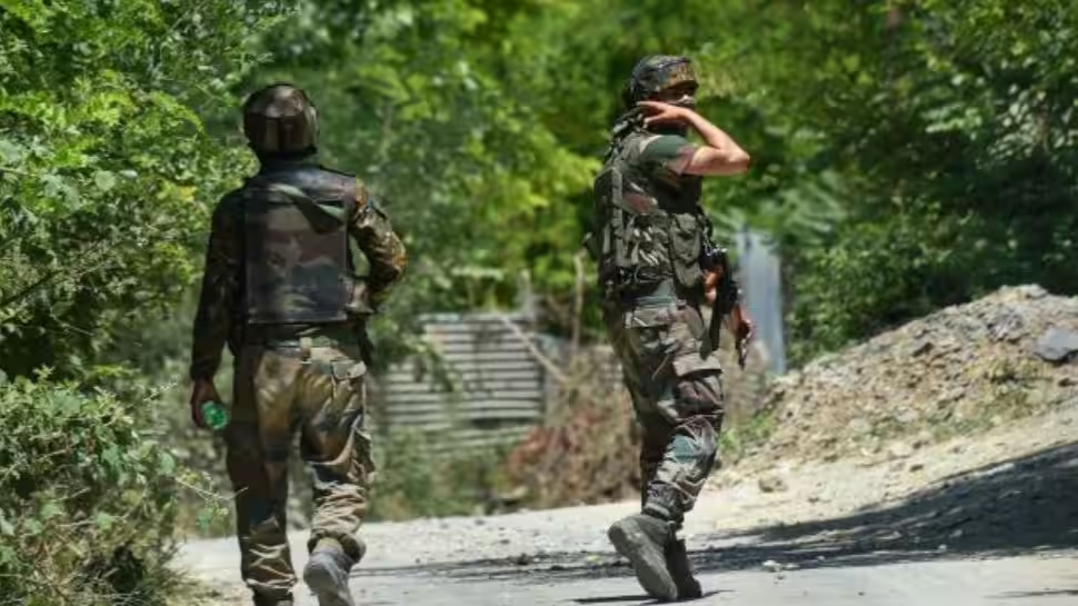 Udhampur Encounter: ഉധംപൂരിൽ സുരക്ഷാ സേനയും ഭീകരരും തമ്മിൽ ഏറ്റുമുട്ടൽ; ഒരു ജവാന് വീരമൃത്യു Udhampur Encounter: ഉധംപൂരിൽ സുരക്ഷാ സേനയും ഭീകരരും തമ്മിൽ ഏറ്റുമുട്ടൽ; ഒരു ജവാന് വീരമൃത്യു