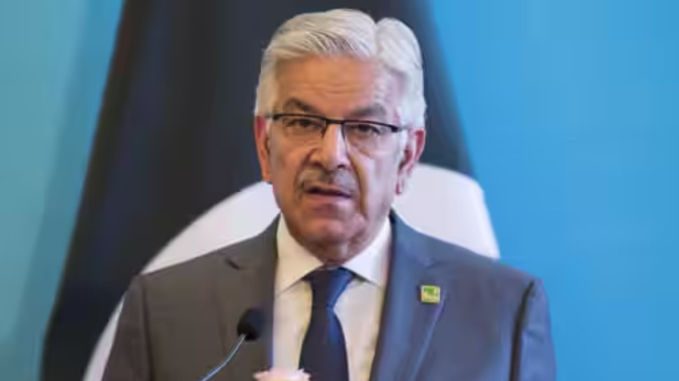 Pak Defence Minister: 'ആക്രമണം നടത്താൻ ശ്രമം'; ഇന്ത്യ വലിയ വില കൊടുക്കേണ്ടി വരുമെന്ന് പാക് പ്രതിരോധ മന്ത്രി Pak Defence Minister: 'ആക്രമണം നടത്താൻ ശ്രമം'; ഇന്ത്യ വലിയ വില കൊടുക്കേണ്ടി വരുമെന്ന് പാക് പ്രതിരോധ മന്ത്രി