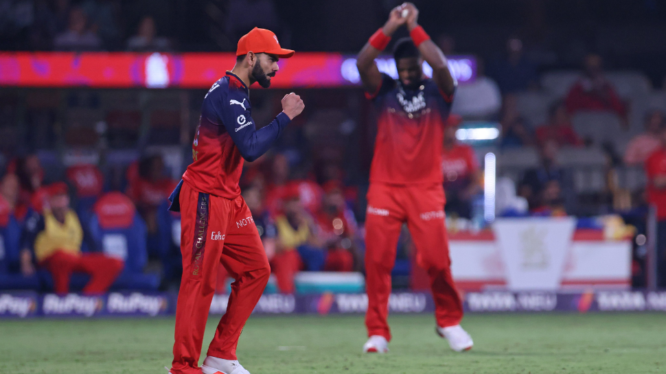 IPL 2025 RCB vs CSK: ത്രില്ലിംഗ് ജയവുമായി ബെംഗളൂരു വീണ്ടും ഒന്നാം സ്ഥാനത്ത്; ചെന്നൈയ്ക്കെതിരെ രണ്ട് റൺസിൻ്റെ ജയം IPL 2025 RCB vs CSK: ത്രില്ലിംഗ് ജയവുമായി ബെംഗളൂരു വീണ്ടും ഒന്നാം സ്ഥാനത്ത്; ചെന്നൈയ്ക്കെതിരെ രണ്ട് റൺസിൻ്റെ ജയം
