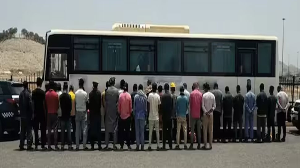 Hajj 2025: ഹജ്ജ് പെർമിറ്റില്ലാതെ മക്കയിലേക്ക് കടക്കാൻ ശ്രമിച്ച 36 പ്രവാസികൾ പിടിയിൽ Hajj 2025: ഹജ്ജ് പെർമിറ്റില്ലാതെ മക്കയിലേക്ക് കടക്കാൻ ശ്രമിച്ച 36 പ്രവാസികൾ പിടിയിൽ
