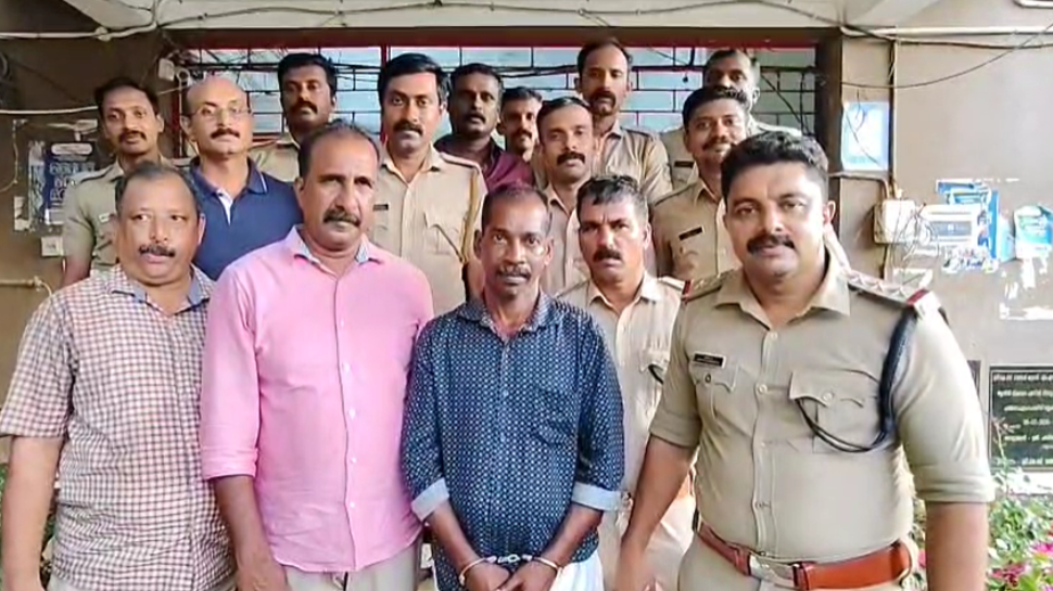 Murder Case: പത്തനാപുരത്ത് യുവാവിനെ കൊന്ന് വനത്തിൽ തള്ളിയ കേസ്; ഒളിവിലായിരുന്ന ഒന്നാം പ്രതി പിടിയിൽ Murder Case: പത്തനാപുരത്ത് യുവാവിനെ കൊന്ന് വനത്തിൽ തള്ളിയ കേസ്; ഒളിവിലായിരുന്ന ഒന്നാം പ്രതി പിടിയിൽ