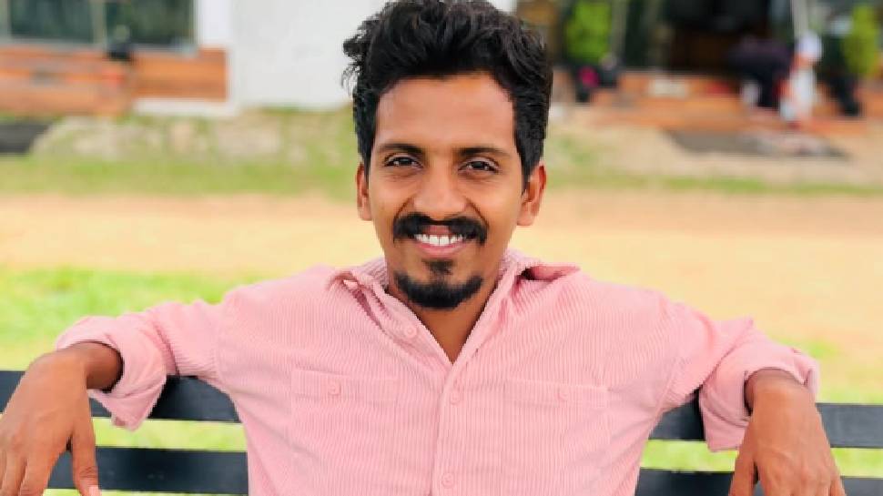 Green House Cleaning Youtuber: യൂട്യൂബർ രോഹിത്തിനെതിരെ സഹോദരിയുടെ പരാതി; കേസെടുത്ത് പൊലീസ് Green House Cleaning Youtuber: യൂട്യൂബർ രോഹിത്തിനെതിരെ സഹോദരിയുടെ പരാതി; കേസെടുത്ത് പൊലീസ്