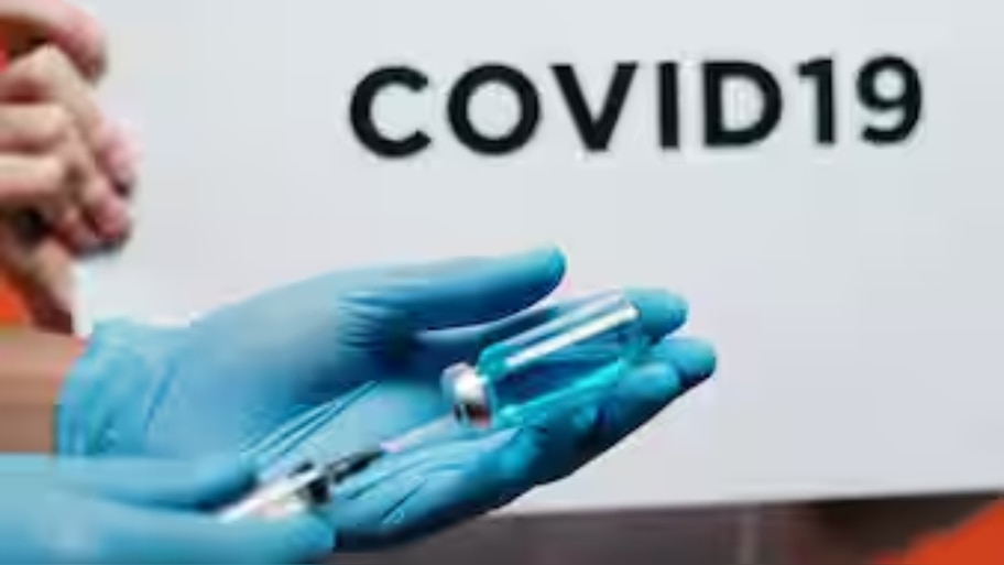 Kerala Covid Cases Surge: 10 ദിവസത്തിനിടെ രണ്ടിരട്ടി വര്‍ധന; കേരളത്തിൽ വീണ്ടും കൊവിഡ് ജാ​ഗ്രത, മാർ​ഗനിർദ്ദേശങ്ങളുമായി ആരോ​ഗ്യവകുപ്പ്
