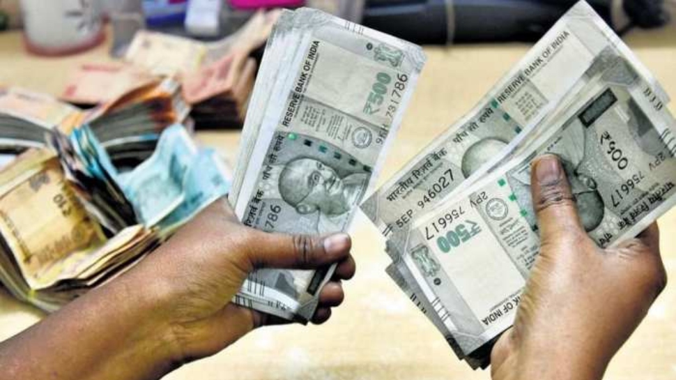 Bribery Case Kannur: മദ്യപിച്ചു വാഹനം ഓടിച്ചു, യുവാവിനെ കേസിൽ നിന്ന് ഒഴിവാക്കാൻ കൈക്കൂലി; എഎസ്ഐക്ക് സസ്പെൻഷൻ Bribery Case Kannur: മദ്യപിച്ചു വാഹനം ഓടിച്ചു, യുവാവിനെ കേസിൽ നിന്ന് ഒഴിവാക്കാൻ കൈക്കൂലി; എഎസ്ഐക്ക് സസ്പെൻഷൻ