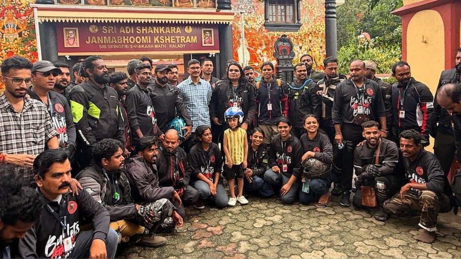 Kerala Bullet Bikers: 'ബുള്ളറ്റ് എഗൈൻസ്റ്റ് ബുള്ളറ്റ്''; പഹൽഗാം ഭീകരാക്രമണത്തിൽ പ്രതിഷേധിച്ച് കേരളത്തിലെ ബൈക്കർമാർ, ബുള്ളറ്റുമായി കശ്മീരിൽ