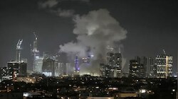 Iran Strikes Back Israel: ശക്തമായി തിരിച്ചടിച്ച് ഇറാൻ; ടെൽ അവീവിൽ മിസൈൽ ആക്രമണം