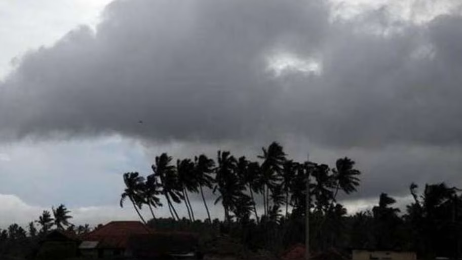 Kerala Rain Alert: സംസ്ഥാനത്ത് മഴ ശക്തം; മുന്നറിയിപ്പുകളിൽ മാറ്റം