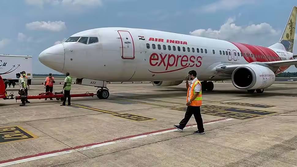Air India: യാത്രക്കിടെ വിമാനത്തിൽ പക്ഷിയിടിച്ചു; എയർ ഇന്ത്യ റിട്ടേൺ സർവീസ് റദ്ദാക്കി Air India: യാത്രക്കിടെ വിമാനത്തിൽ പക്ഷിയിടിച്ചു; എയർ ഇന്ത്യ റിട്ടേൺ സർവീസ് റദ്ദാക്കി