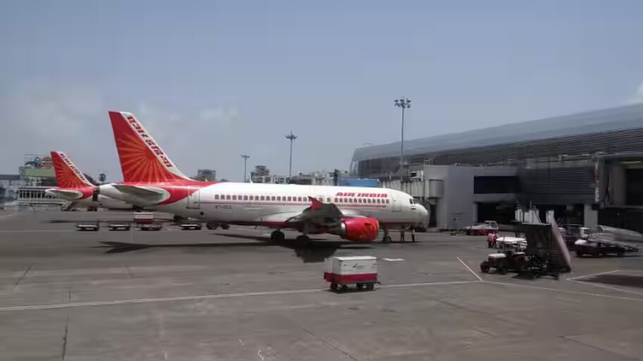 DGCA warns Air India: സുരക്ഷാ പരിശോധനകൾ നടത്താതെ സർവീസ് നടത്തി; എയർ ഇന്ത്യക്ക് ഡിജിസിഎയുടെ മുന്നറിയിപ്പ്