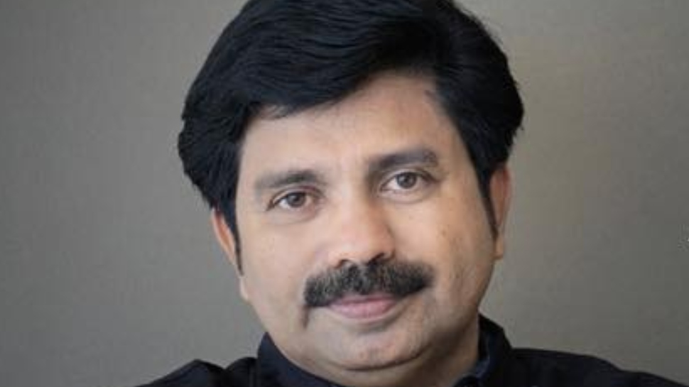 Nilambur By Election Result 2025: ഉറ്റുനോക്കി രാഷ്ട്രീയ കേരളം; നിലമ്പൂരിൽ വോട്ടെണ്ണൽ തുടങ്ങി, ആദ്യ ലീഡ് ആര്യാടൻ ഷൗക്കത്തിന് Nilambur By Election Result 2025: ഉറ്റുനോക്കി രാഷ്ട്രീയ കേരളം; നിലമ്പൂരിൽ വോട്ടെണ്ണൽ തുടങ്ങി, ആദ്യ ലീഡ് ആര്യാടൻ ഷൗക്കത്തിന്