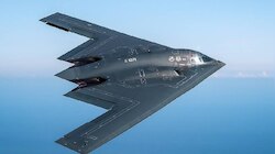 B-2 Spirit Stealth Bomber: പറപ്പിച്ച് വിട് പാപ്പാ... ശരിക്കും പറപ്പിക്കും ബി-2 സ്പിരിറ്റ്!  ഫ്രിഡ്ജും അവനും ടോയ്‌ലെറ്റും വിശ്രമമുറികളും... ആത്യാഢംബര യുദ്ധവിമാനം